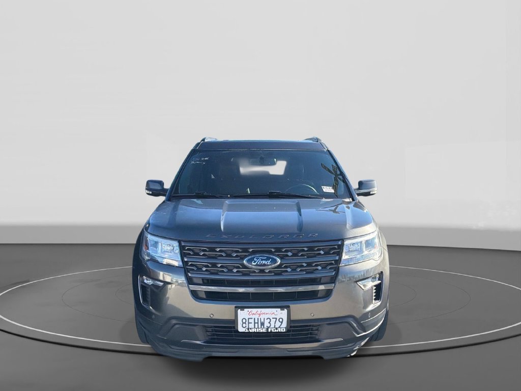 Used 2018 Ford Explorer XLT w/ Equipment Group 202A FWD image 2
