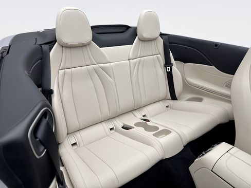 Used 2025 Mercedes-Benz CLE 300 4MATIC Cabriolet image 16
