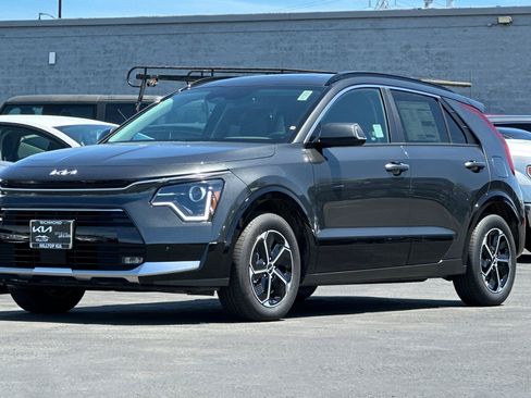 New 2026 Kia Niro FWD image 8