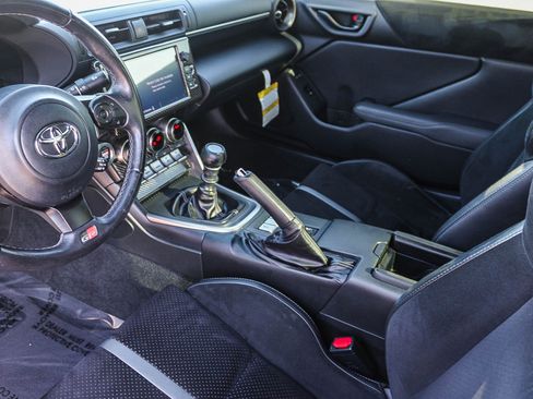 Used 2022 Toyota GR86 Premium image 18