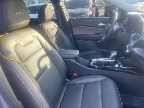 Used 2025 Chevrolet Trax ACTIV w/ Driver Confidence Package image 32