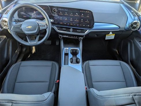 New 2026 Chevrolet Equinox EV LT image 14