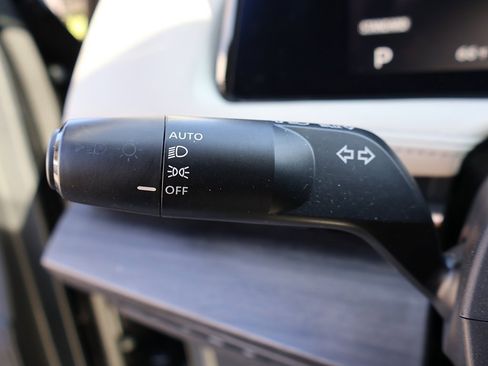 Used 2024 Nissan Ariya AWD image 46