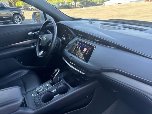 Used 2020 Cadillac XT4 Premium Luxury AWD/4WD image 14