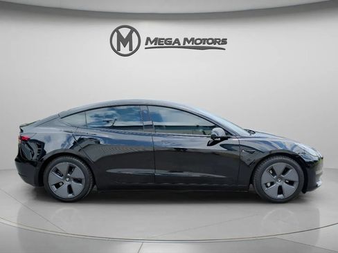 Used 2022 Tesla Model 3 Standard Range RWD image 9