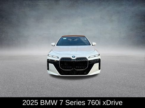 Used 2025 BMW 760i xDrive w/ Executive Package AWD/4WD image 3