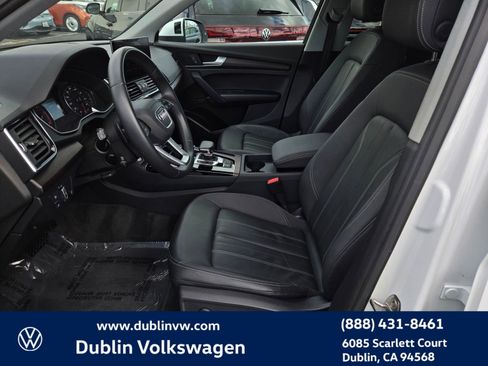 Used 2023 Audi Q5 2.0T Premium w/ Convenience Package image 16