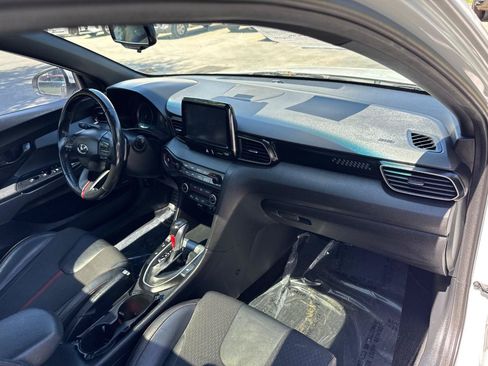 Used 2019 Hyundai Veloster Turbo FWD image 18