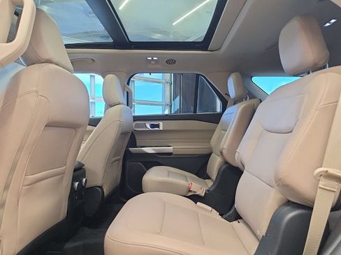 Used 2021 Ford Explorer Limited w/ Equipment Group 301A RWD image 40