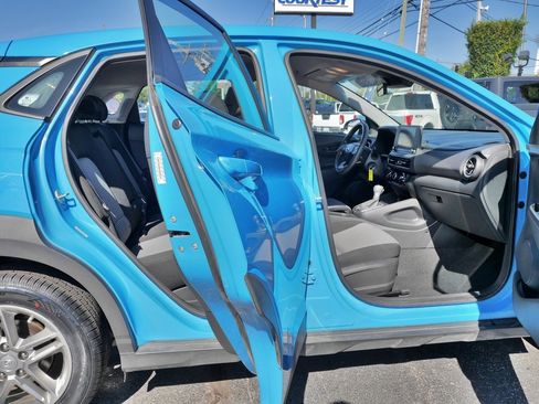 Used 2022 Hyundai Kona SE w/ Cargo Package image 10