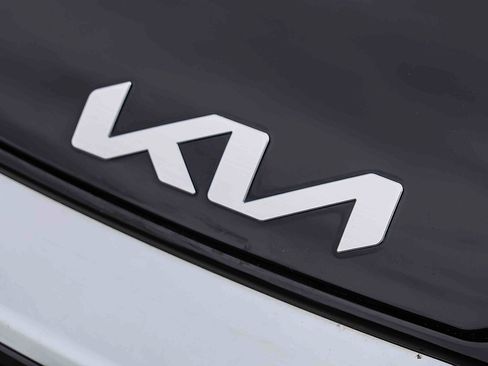 Certified 2024 Kia Sportage EX AWD/4WD image 29