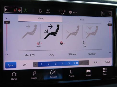 Used 2024 Chrysler Pacifica Touring-L image 35