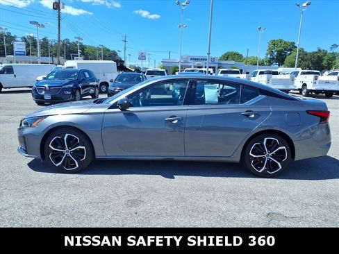 Used 2024 Nissan Altima 2.5 SR w/ SR Premium Package FWD image 6