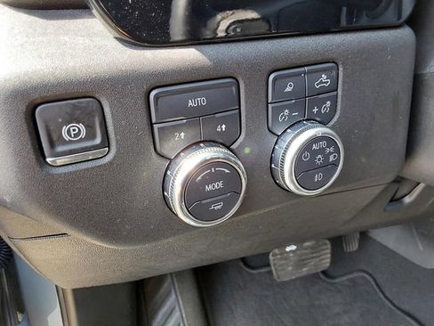 Used 2025 GMC Sierra 1500 SLT AWD/4WD image 21