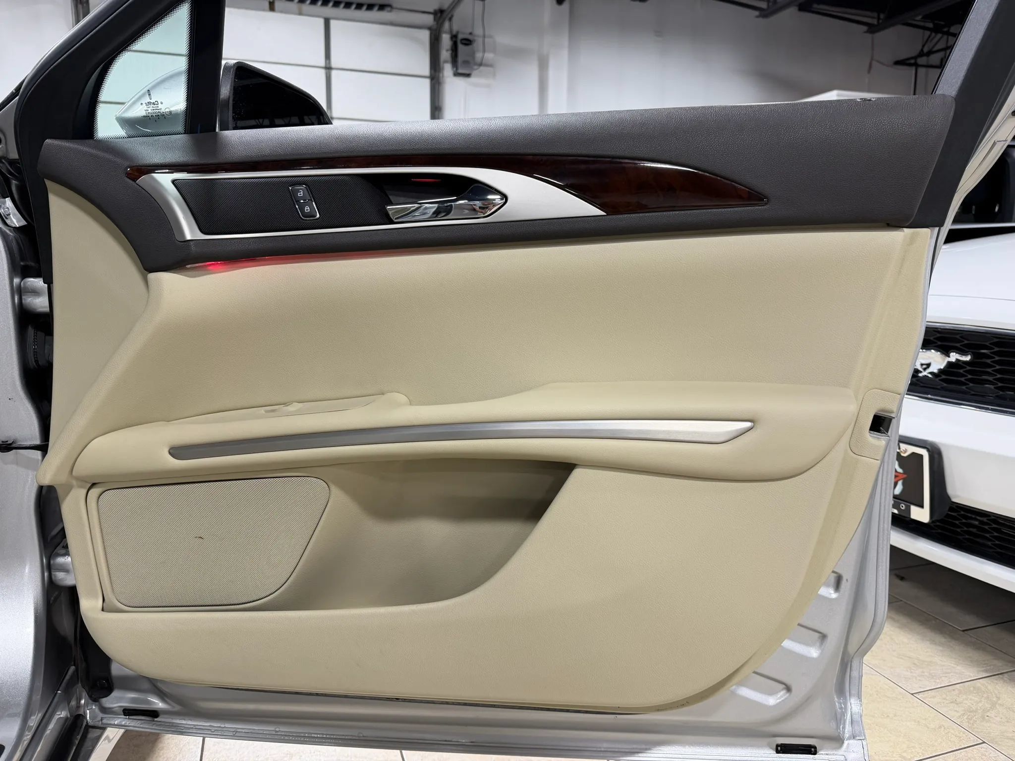Used 2013 Lincoln MKZ FWD image 31