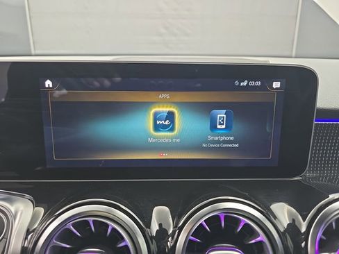 Used 2021 Mercedes-Benz GLB 250 w/ Premium Package image 17