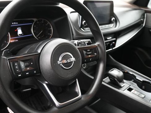 Used 2023 Nissan Rogue S image 19