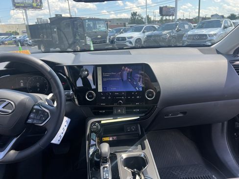 Used 2025 Lexus NX 350 AWD w/ Accessory Package (2T) image 31