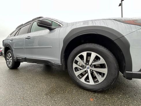 Certified 2025 Subaru Outback Premium image 10