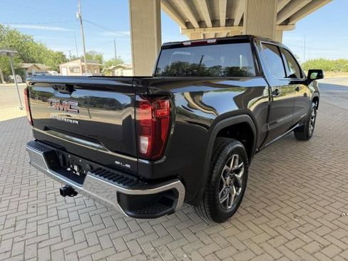 New 2026 GMC Sierra 1500 SLE image 9