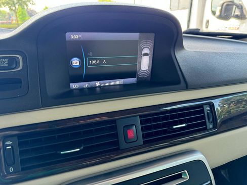 Used 2013 Volvo XC70 3.2 image 13