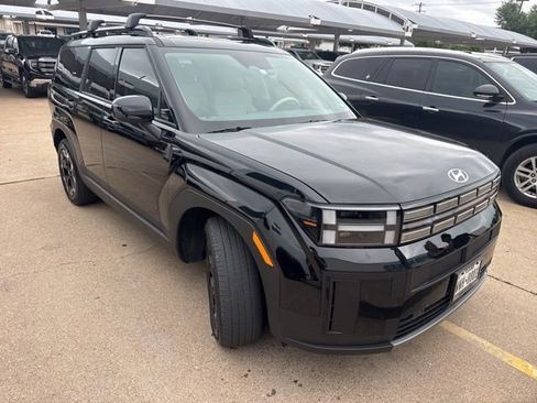 Used 2025 Hyundai Santa Fe SEL image 2