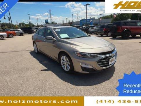 Certified 2022 Chevrolet Malibu LT w/ Leather Package FWD image 2