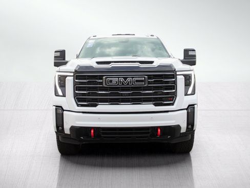 Used 2024 GMC Sierra 2500 AT4 w/ Technology Package AWD/4WD image 9