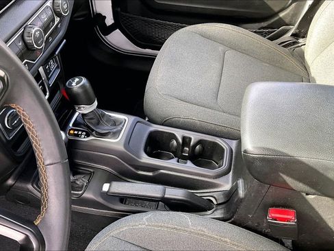 Used 2024 Jeep Wrangler Sport S image 17