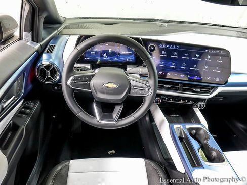 New 2026 Chevrolet Equinox EV LT image 11