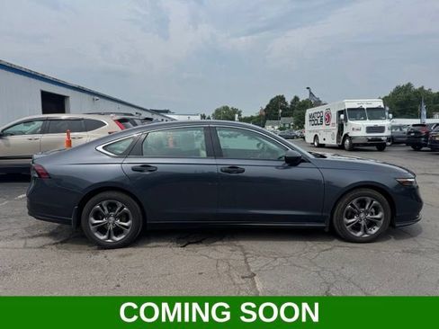Used 2023 Honda Accord EX image 1