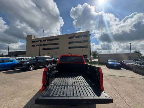 Used 2024 Toyota Tacoma TRD Off-Road image 29