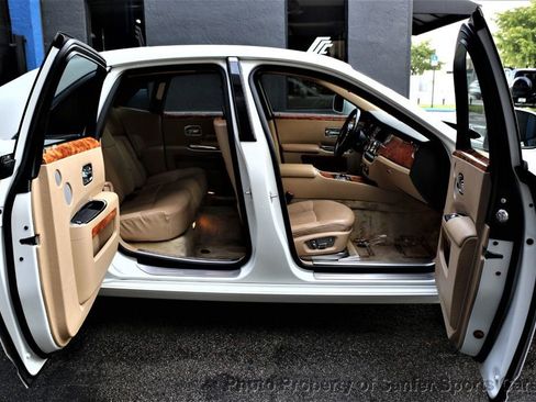Used 2010 Rolls-Royce Ghost image 3