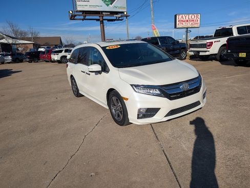 Used 2019 Honda Odyssey Touring image 3