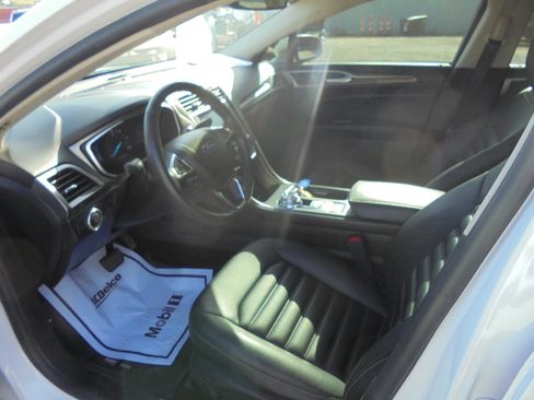 Used 2020 Ford Fusion SEL image 10