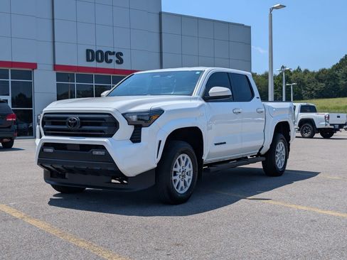 Used 2024 Toyota Tacoma SR5 AWD/4WD image 1