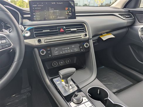 Used 2026 Genesis G70 2.5T image 19