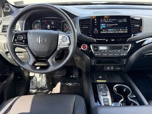Used 2024 Honda Passport Black Edition image 2