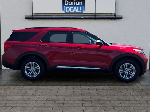Certified 2023 Ford Explorer XLT w/ Equipment Group 202A AWD/4WD image 2