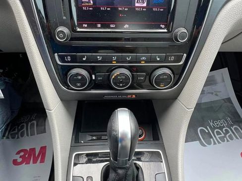 Used 2018 Volkswagen Passat 2.0T S FWD image 12