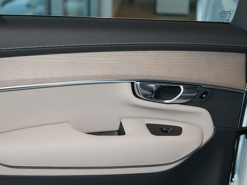 New 2026 Volvo XC90 B5 Plus image 15