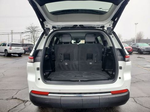 Used 2022 Jeep Grand Cherokee L Limited image 27