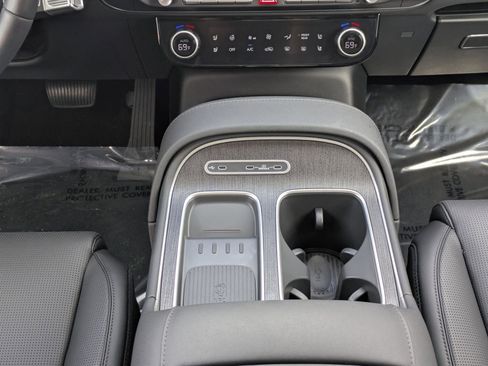 Used 2026 Hyundai Palisade Limited FWD image 27