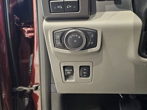 Used 2017 Ford F150 XLT w/ Equipment Group 302A Luxury image 13