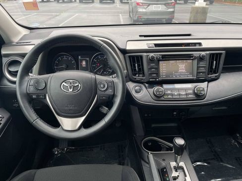 Used 2018 Toyota RAV4 XLE w/ Plus Extra Value Package AWD/4WD image 16