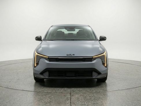 Used 2025 Kia K4 LXS image 2