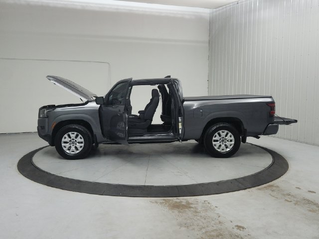 Used 2022 Nissan Frontier SV w/ Technology Package RWD image 13