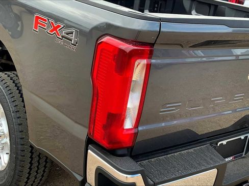 New 2026 Ford F250 XLT w/ FX4 Off-Road Package image 14