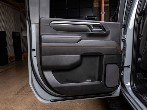 Used 2025 GMC Sierra 2500 AT4 w/ Technology Package image 38