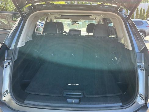 Used 2021 Nissan Rogue SV w/ Premium Package FWD image 25